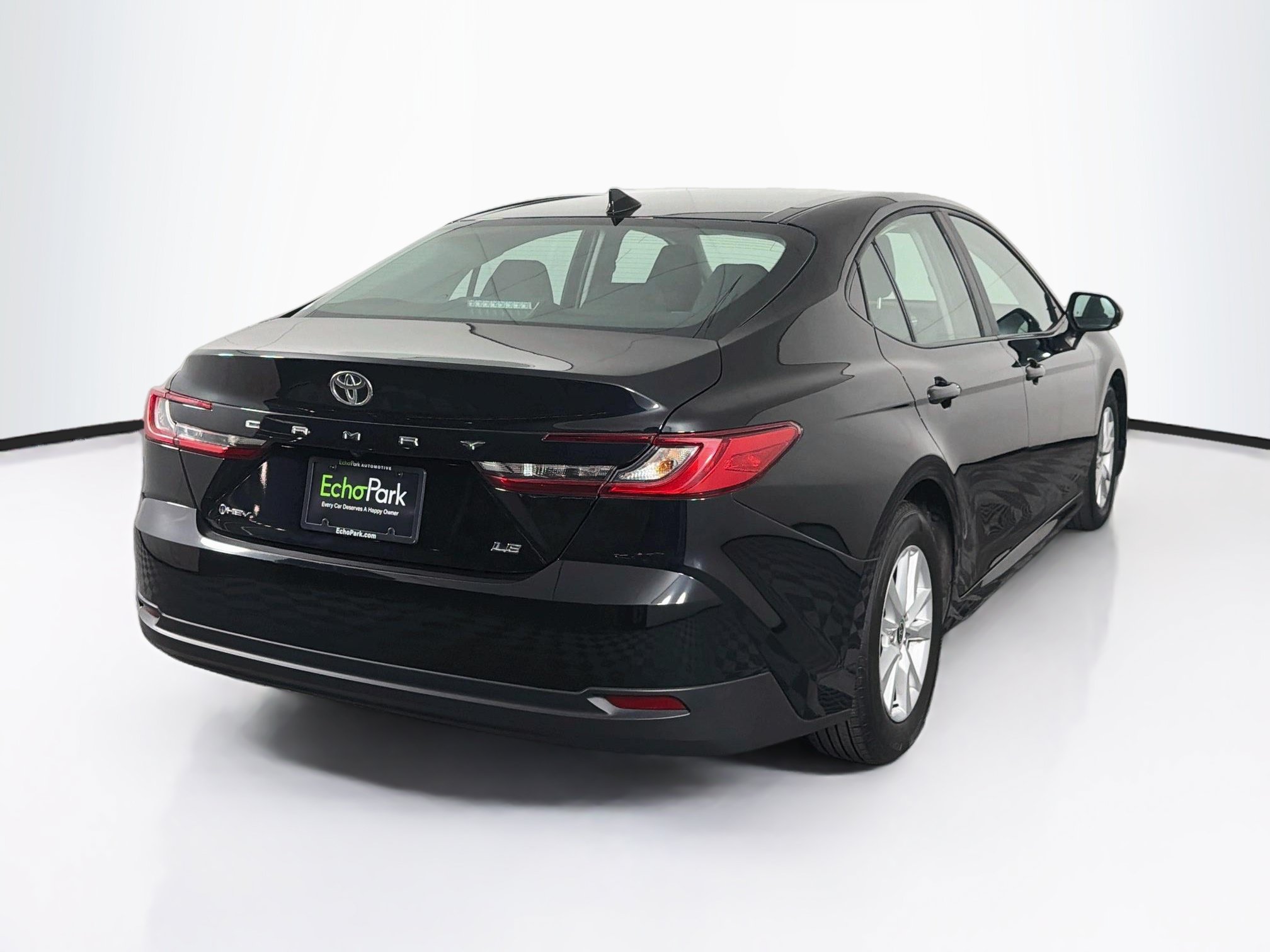 Used 2025 Toyota Camry LE FWD image 9