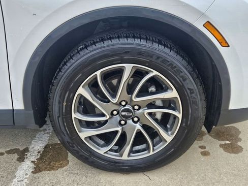 Used 2021 Lincoln Corsair FWD w/ Equipment Group 101A image 3
