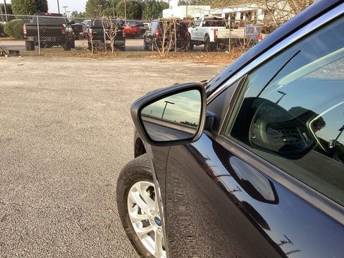 Used 2022 Ford Escape SE image 20