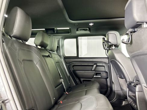 Used 2025 Land Rover Defender 110 S image 15