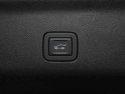 Used 2026 Chevrolet Tahoe Z71 w/ Comfort Package image 15