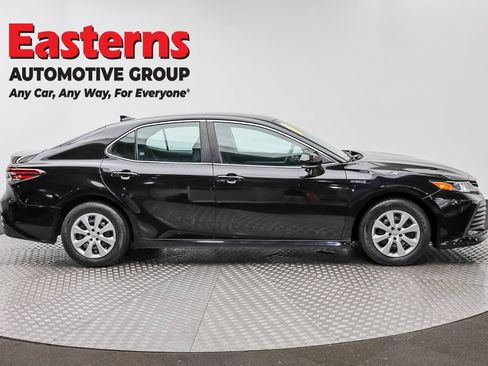 Used 2021 Toyota Camry LE FWD image 4
