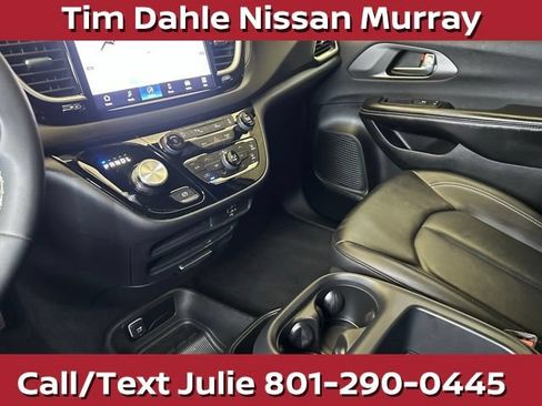 Used 2026 Chrysler Pacifica Select FWD image 30