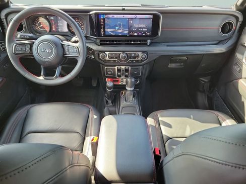 Used 2024 Jeep Wrangler Unlimited Rubicon image 22