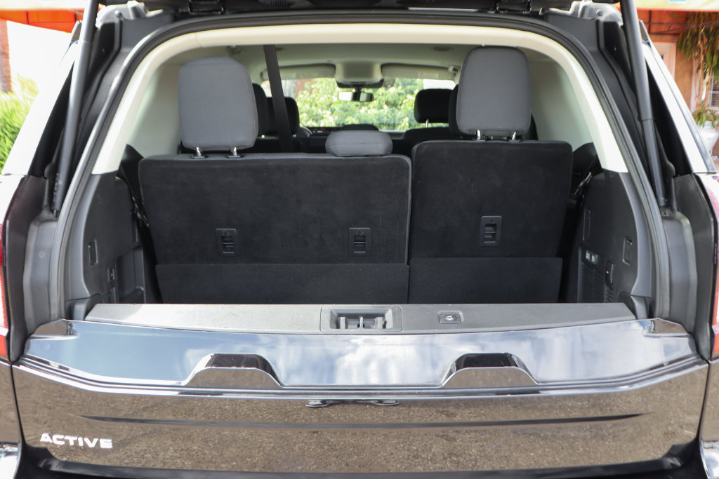 Used 2025 Ford Expedition Active AWD/4WD image 8