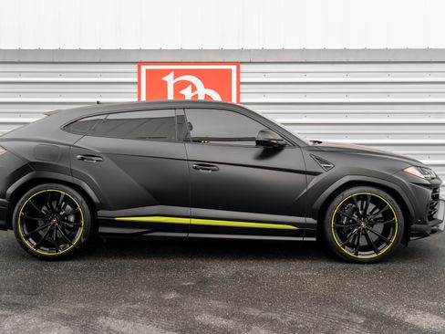 Used 2021 Lamborghini Urus AWD/4WD image 53