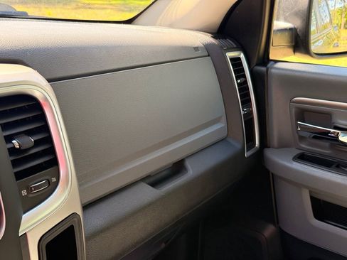 Used 2019 RAM 1500 Classic SLT AWD/4WD image 19