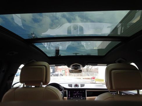 Used 2021 Porsche Macan image 15