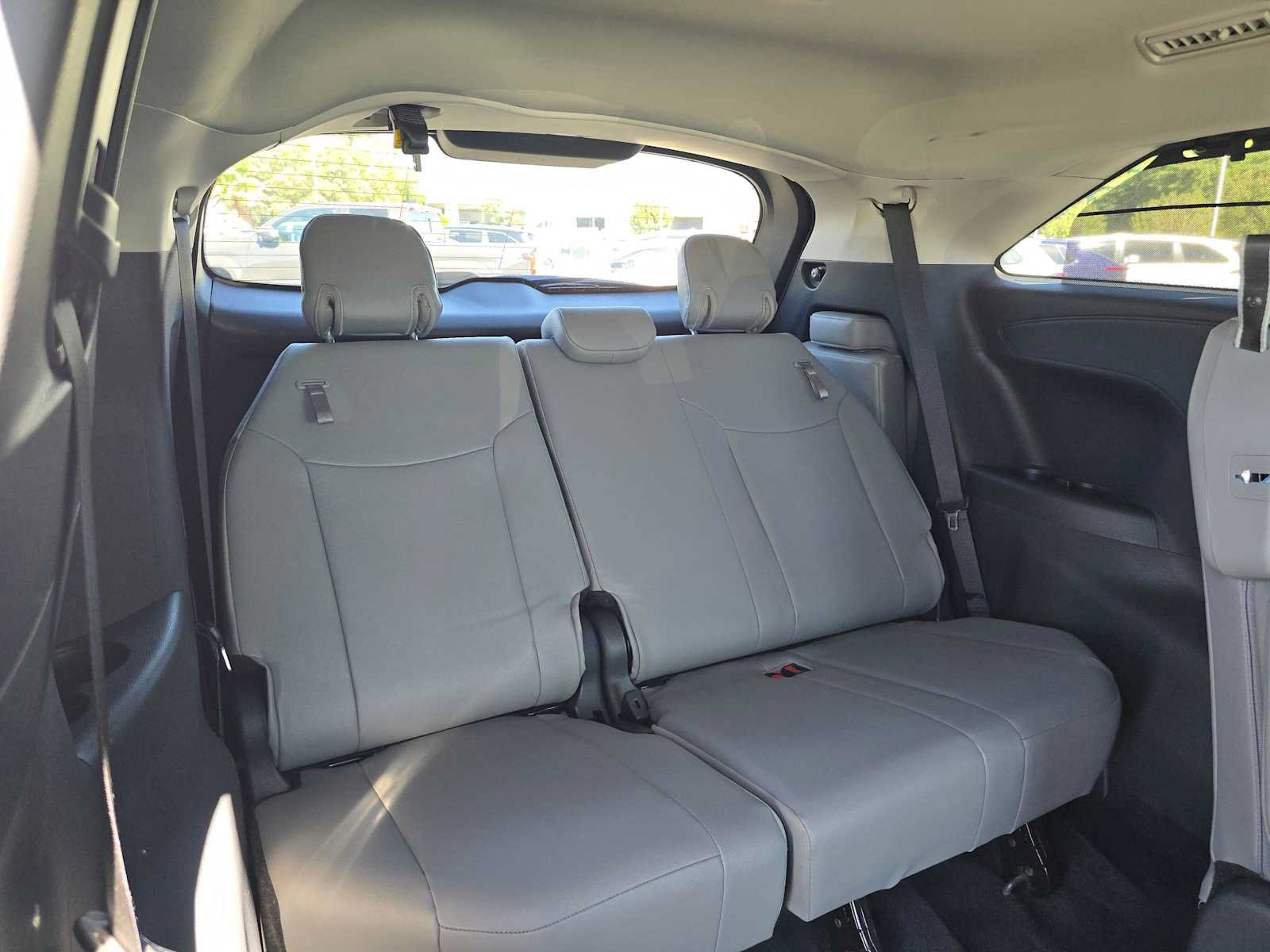 Certified 2026 Toyota Sienna XLE FWD image 13