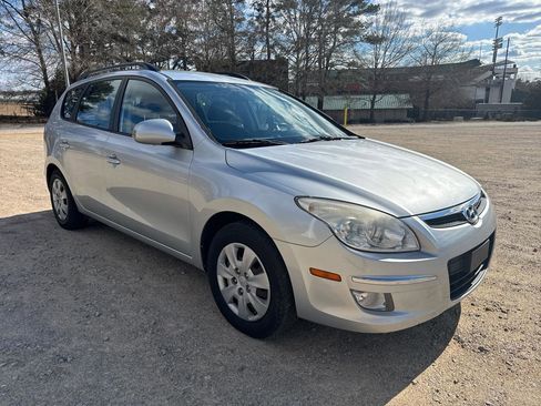 Used 2010 Hyundai Elantra SE w/ Popular Equipment Pkg 2 image 4