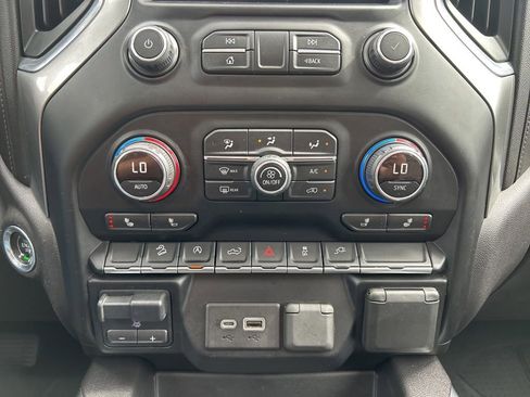 Used 2019 Chevrolet Silverado 1500 LT Trail Boss AWD/4WD image 35