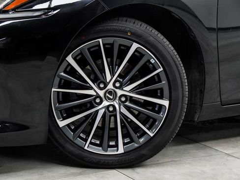 Used 2022 Lexus ES 350 w/ Premium Package FWD image 3