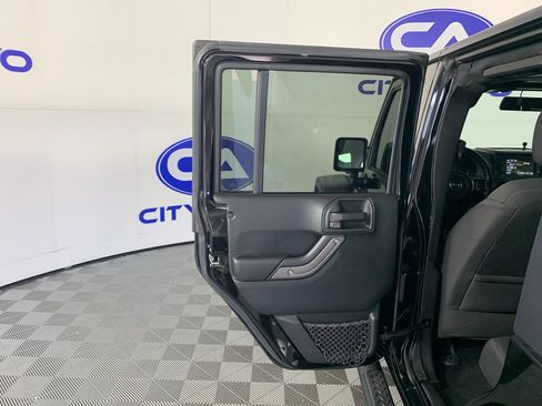 Used 2017 Jeep Wrangler Unlimited Sport AWD/4WD image 27
