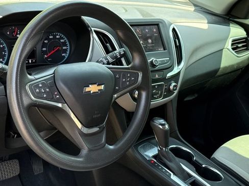 Used 2020 Chevrolet Equinox LS w/ LS Convenience Package FWD image 14