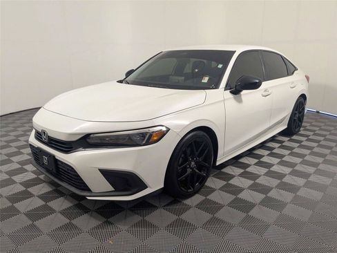 Used 2022 Honda Civic Sport image 2