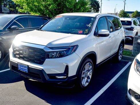 Used 2025 Honda Passport EX-L image 13