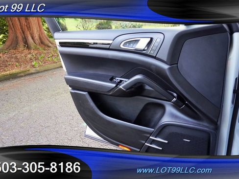 Used 2017 Porsche Cayenne Platinum Edition image 25