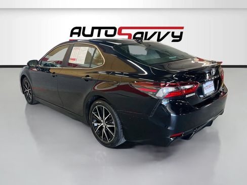 Used 2024 Toyota Camry SE AWD/4WD image 5