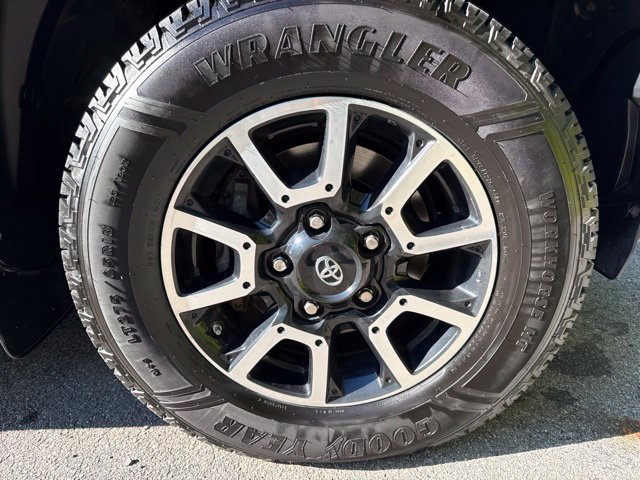 Used 2019 Toyota Tundra Limited w/ Limited Premium Package AWD/4WD image 9
