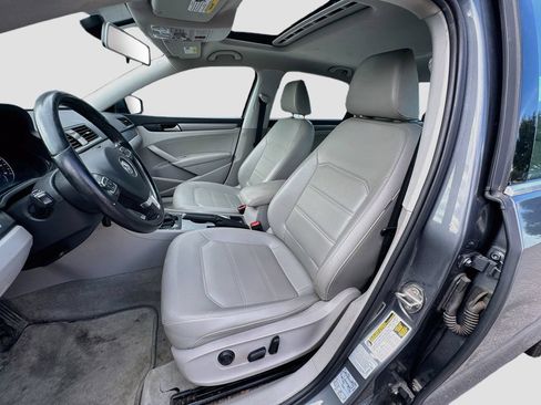 Used 2015 Volkswagen Passat TDI SE FWD image 22