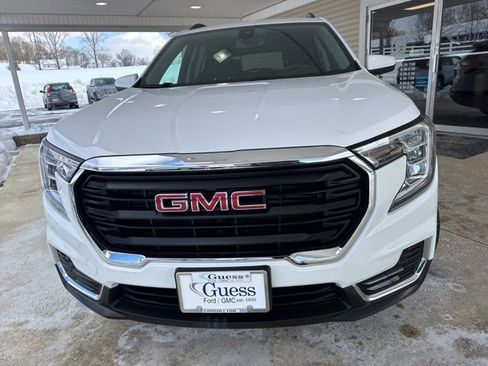 Used 2023 GMC Terrain SLE w/ Driver Convenience Package image 12