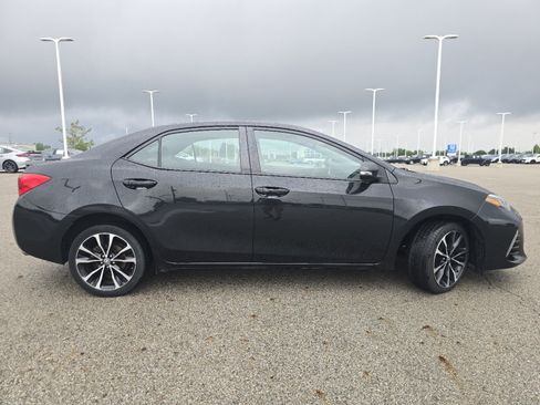 Used 2017 Toyota Corolla SE w/ Carpet Mat Package (TMS) FWD image 13