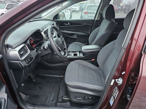 Used 2019 Kia Sorento AWD V6 image 19