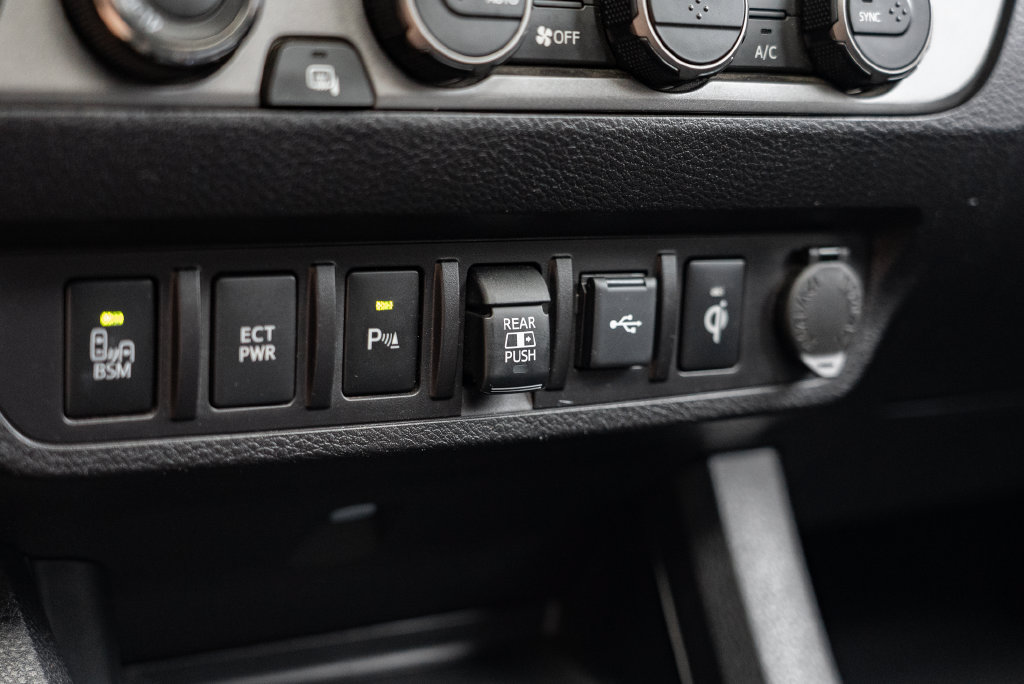 Used 2022 Toyota Tacoma TRD Pro AWD/4WD image 22