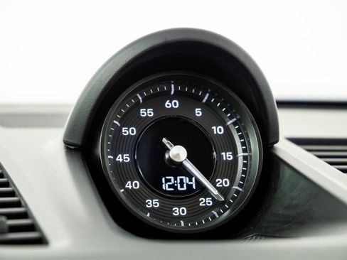 Certified 2025 Porsche 911 Carrera GTS image 17