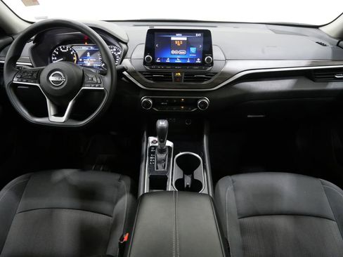 Used 2024 Nissan Altima 2.5 SV FWD image 10