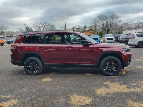 New 2025 Jeep Grand Cherokee L Altitude image 6