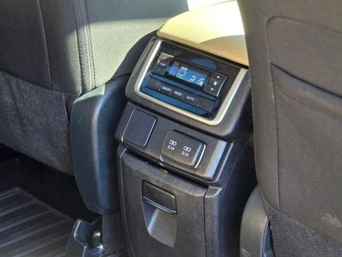 Used 2021 Subaru Ascent Premium w/ Convenience Package AWD/4WD image 38