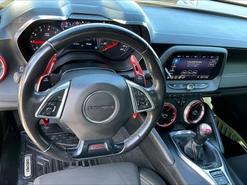 Used 2019 Chevrolet Camaro SS image 5