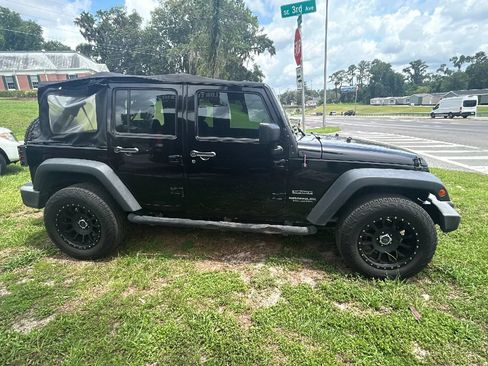 Used 2016 Jeep Wrangler Unlimited Sport w/ Max Tow Package AWD/4WD image 2