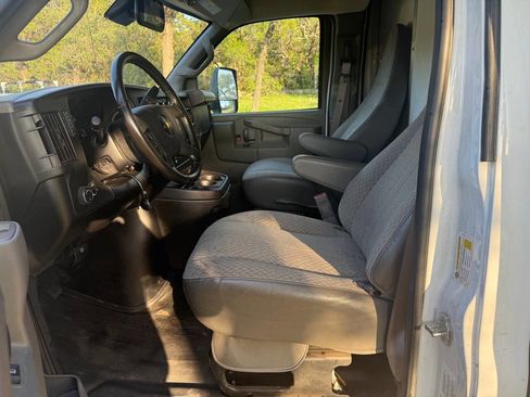 Used 2022 Chevrolet Express 3500 w/ Power Convenience Package RWD image 10