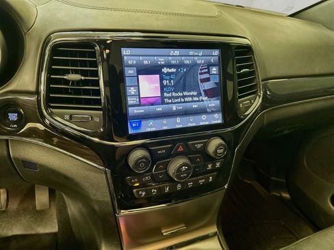 Used 2021 Jeep Grand Cherokee Overland AWD/4WD image 26