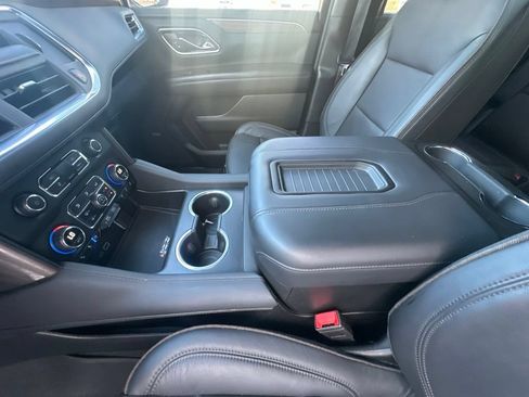 Used 2023 Chevrolet Suburban High Country AWD/4WD image 23