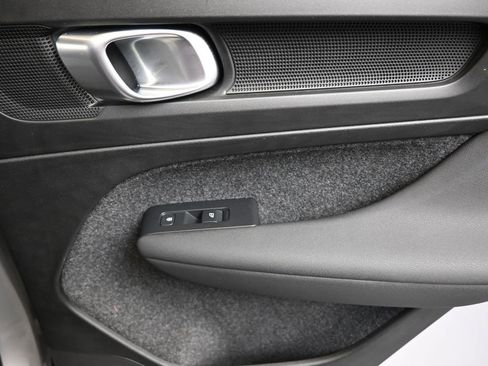 Certified 2025 Volvo XC40 B5 Core image 15