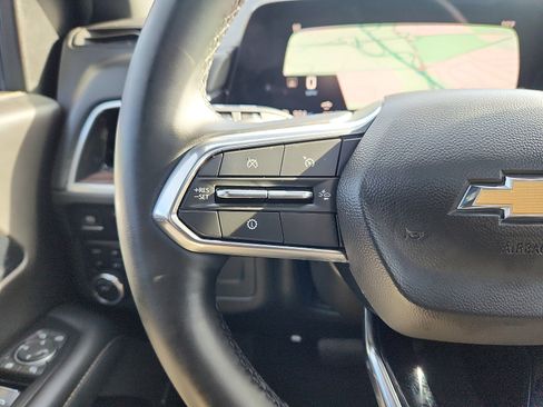 Used 2025 Chevrolet Suburban Premier image 25