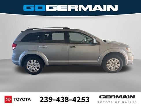 Used 2017 Dodge Journey SE w/ Flexible Seating Group FWD image 10