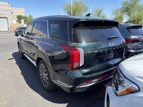 Used 2023 Hyundai Palisade Calligraphy FWD image 3
