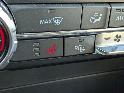 Certified 2021 Ford F150 XLT w/ Equipment Group 302A High image 23