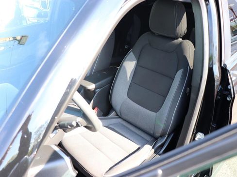 Used 2025 Chevrolet TrailBlazer LT image 11