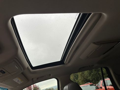 Used 2016 GMC Yukon Denali w/ Open Road Package image 26