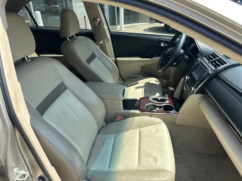 Used 2013 Toyota Camry XLE FWD image 26