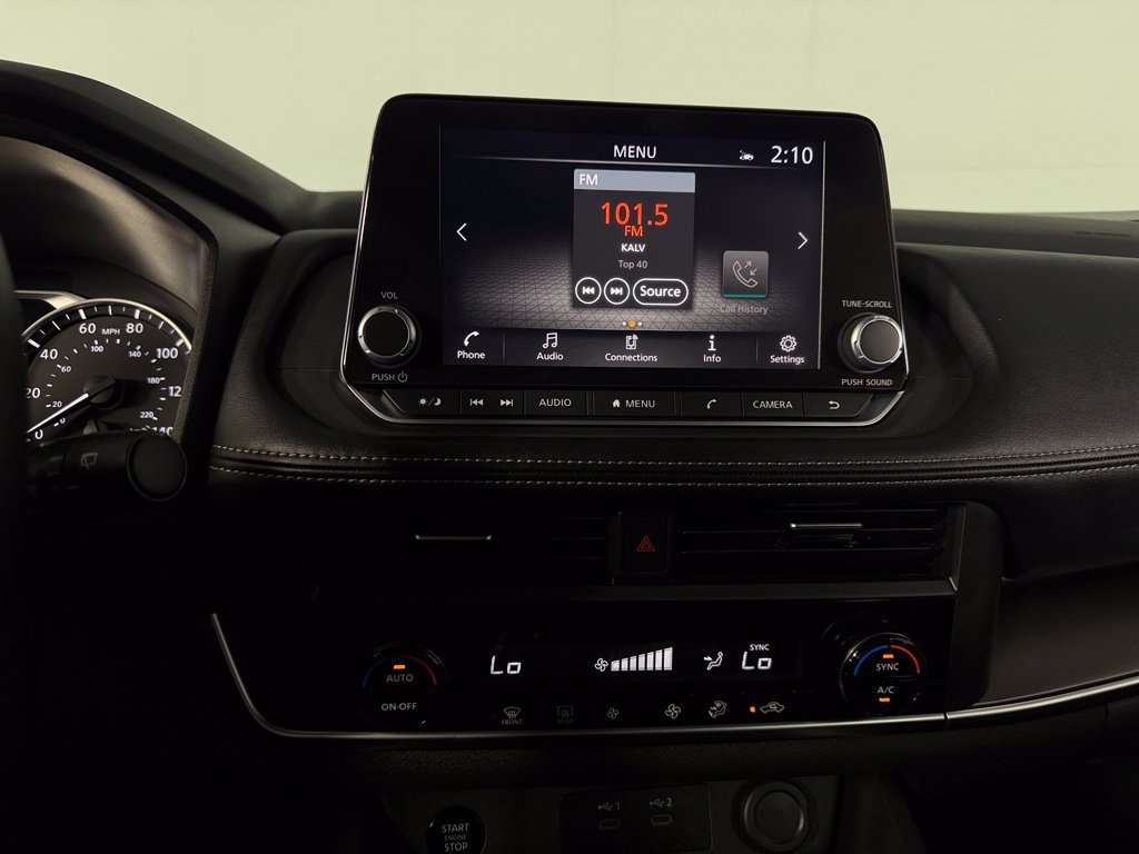 Used 2025 Nissan Rogue SV FWD image 17