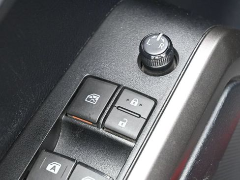 Used 2019 Toyota Tacoma Limited AWD/4WD image 11