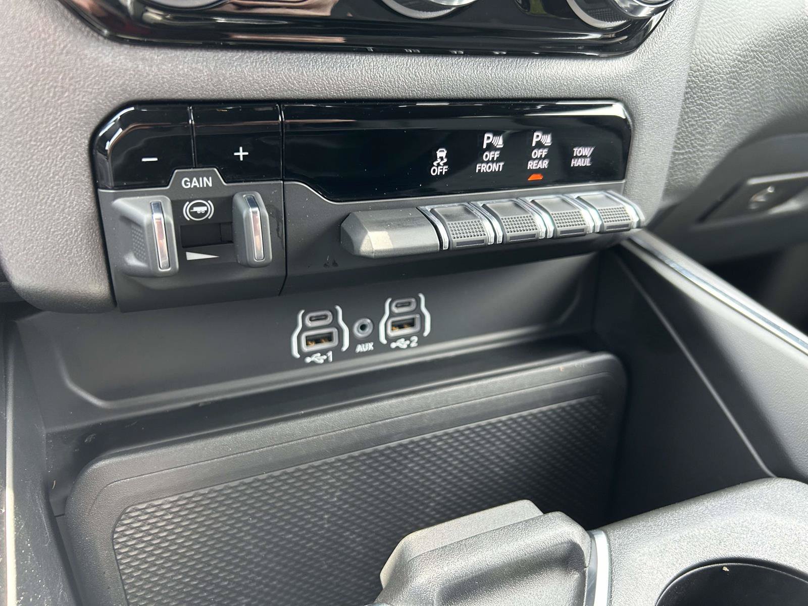 Used 2025 RAM 1500 Big Horn RWD image 29