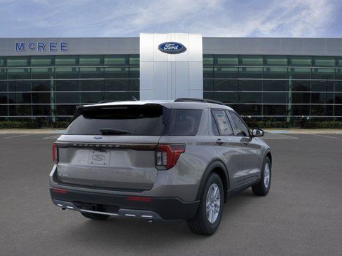 New 2026 Ford Explorer Active w/ Active Comfort Package RWD image 8