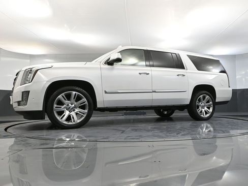 Used 2020 Cadillac Escalade ESV Premium Luxury AWD/4WD image 68